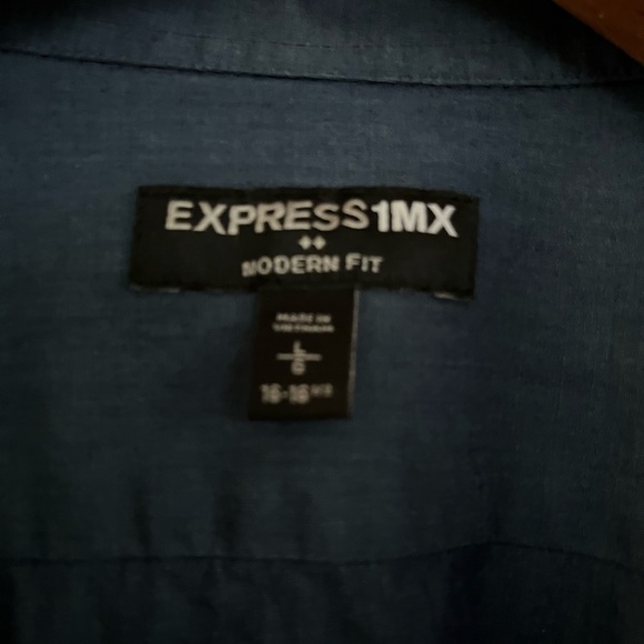 Men’s Express long sleeve button dress shirt - Picture 4 of 5